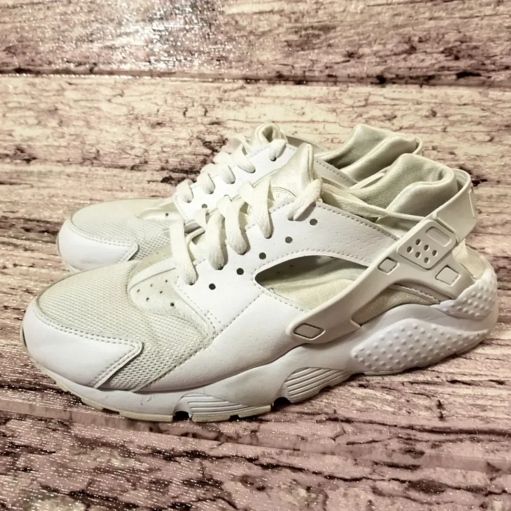Nike Huarache White Women's 8.5 or Youth Size 7